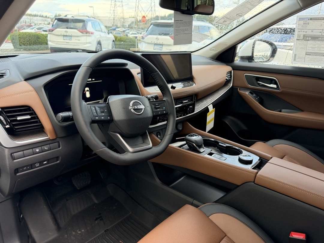 2026 Nissan Rogue Platinum - Image 16