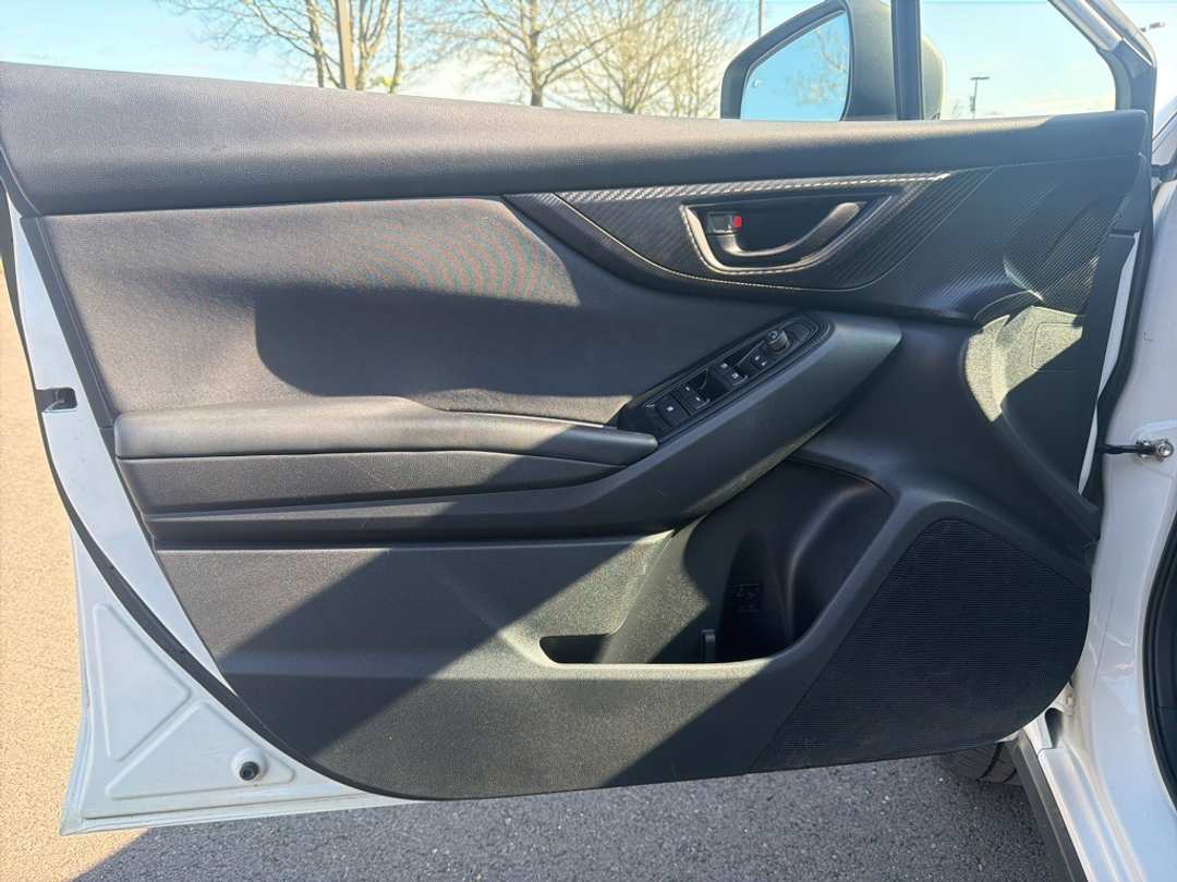 2018 Subaru Crosstrek 2.0i Premium - Image 11