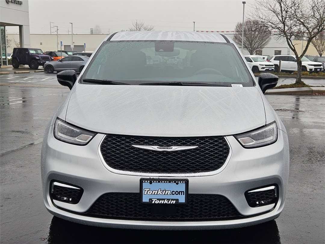 2026 Chrysler Pacifica Select - Image 9