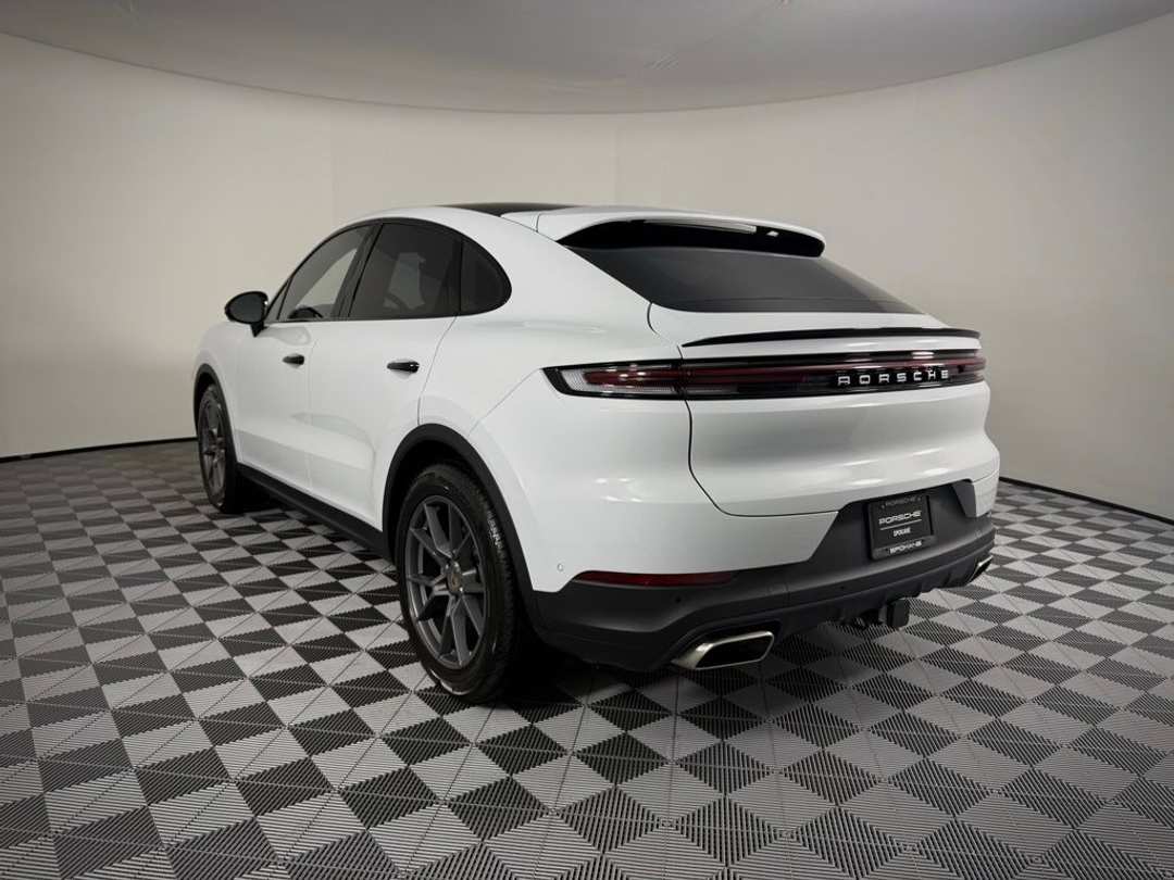 2026 Porsche Cayenne - Image 3