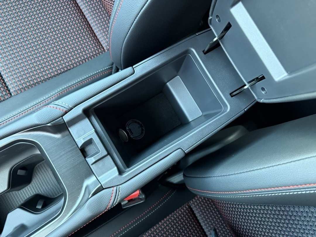 2026 Nissan Kicks SR - Image 26