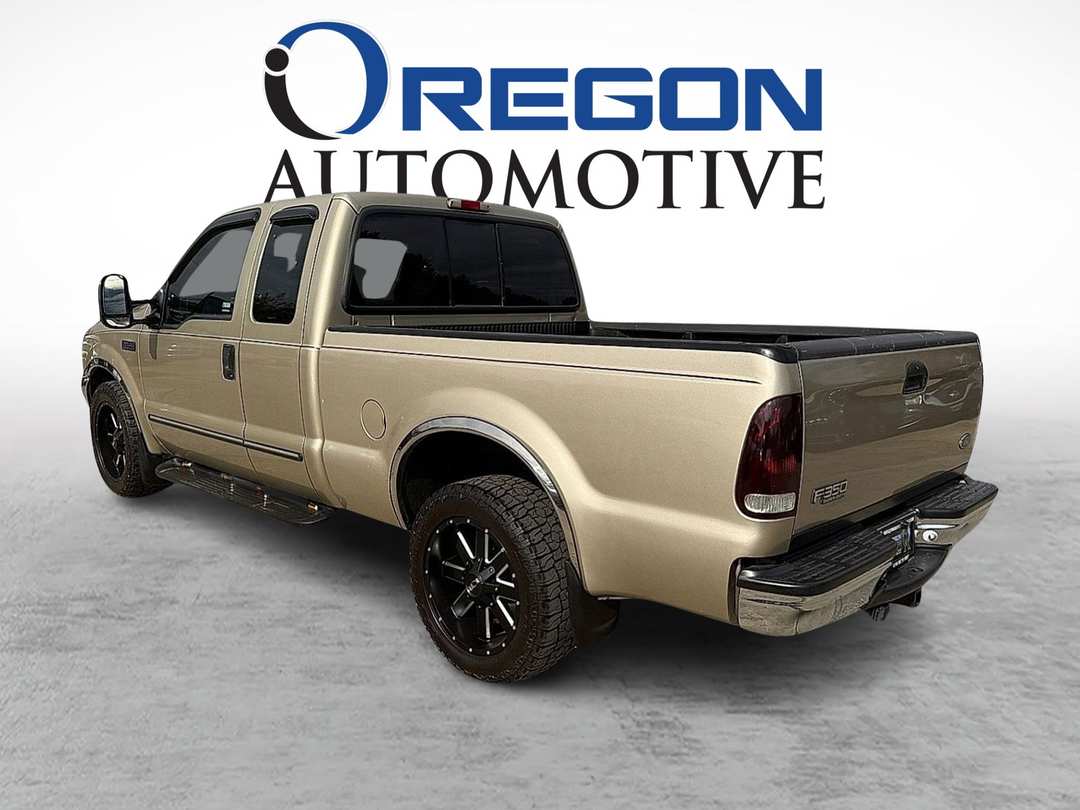 2000 Ford F350 Super Duty Super SHORT BED - Image 3