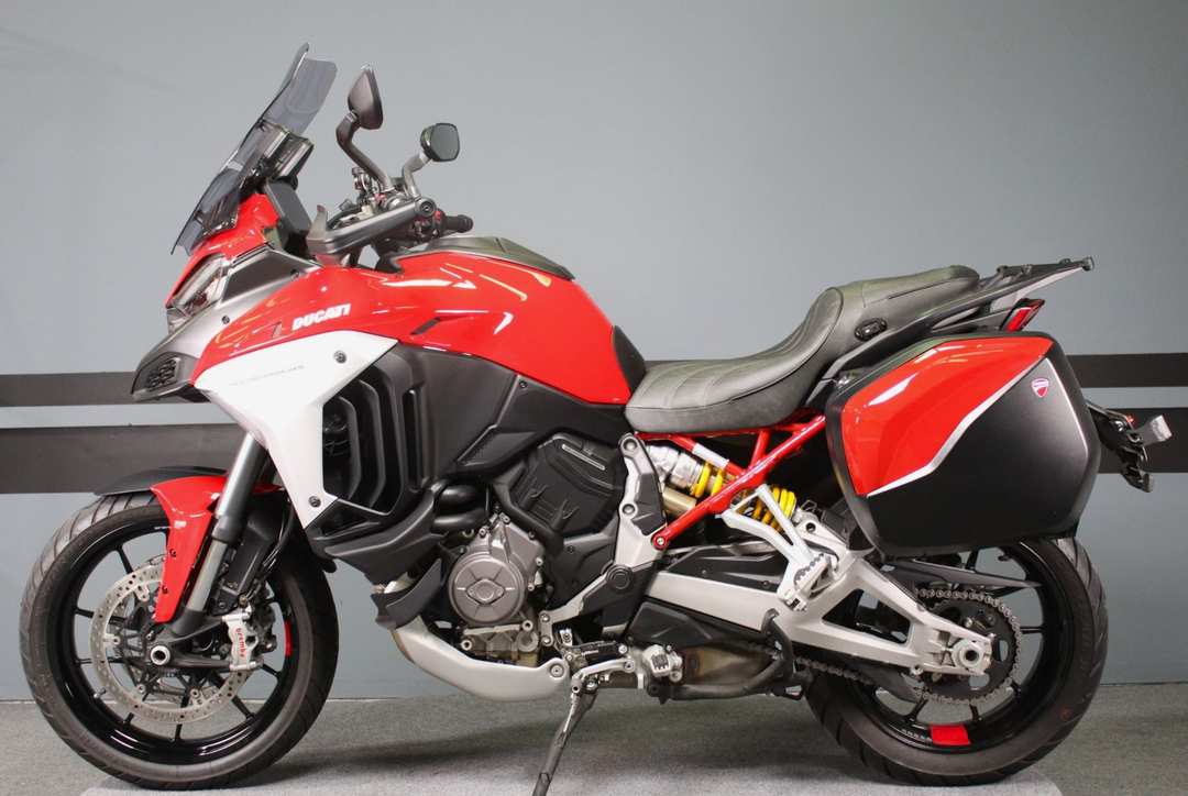 2022 Ducati Multistrada V4 S Travel & Radar - Image 4