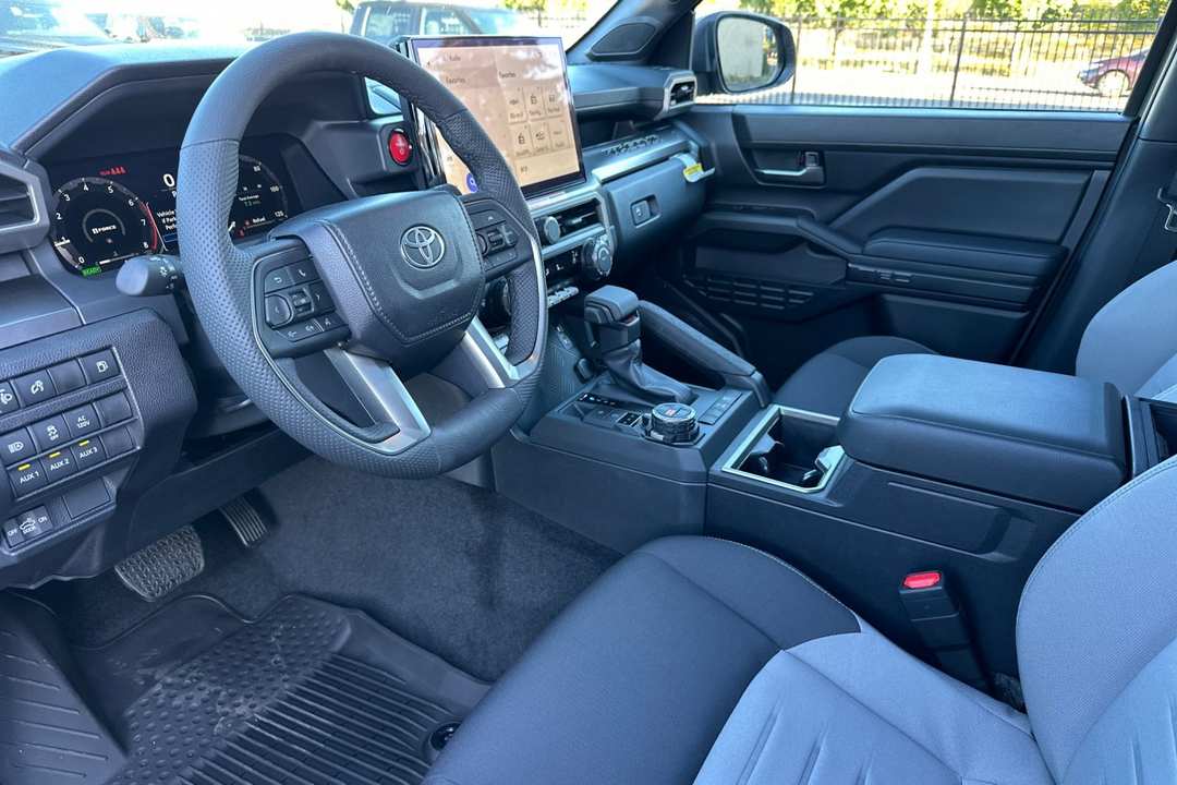 2025 Toyota Tacoma TRD Off Road - Image 10