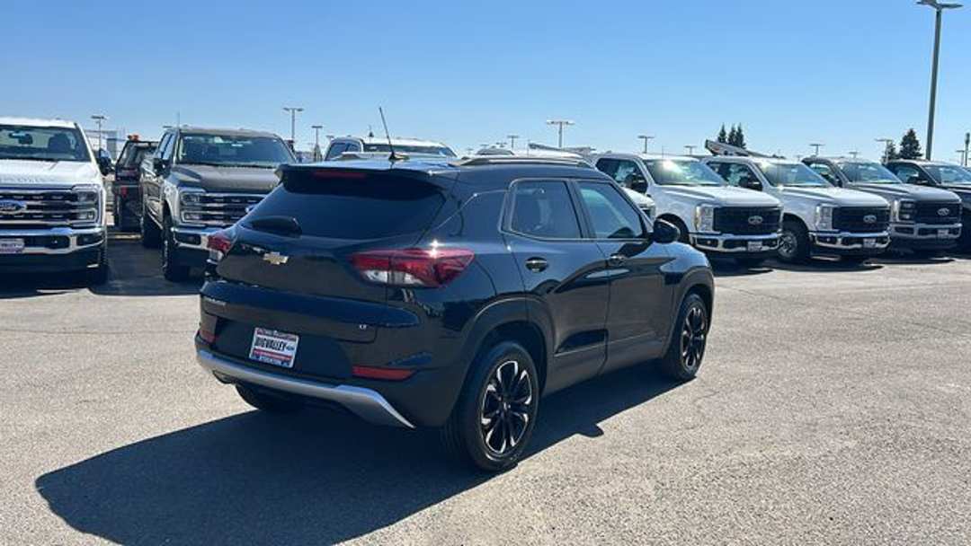 2021 Chevrolet Trailblazer LT - Image 3