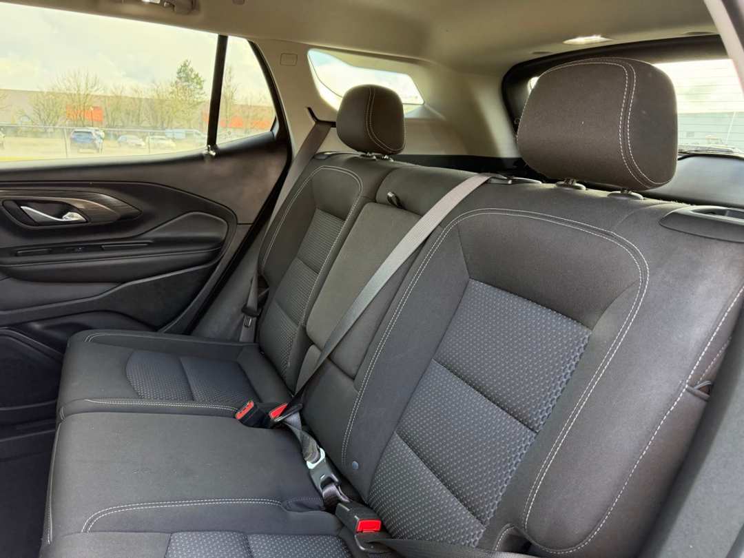 2022 GMC Terrain SLE - Image 31