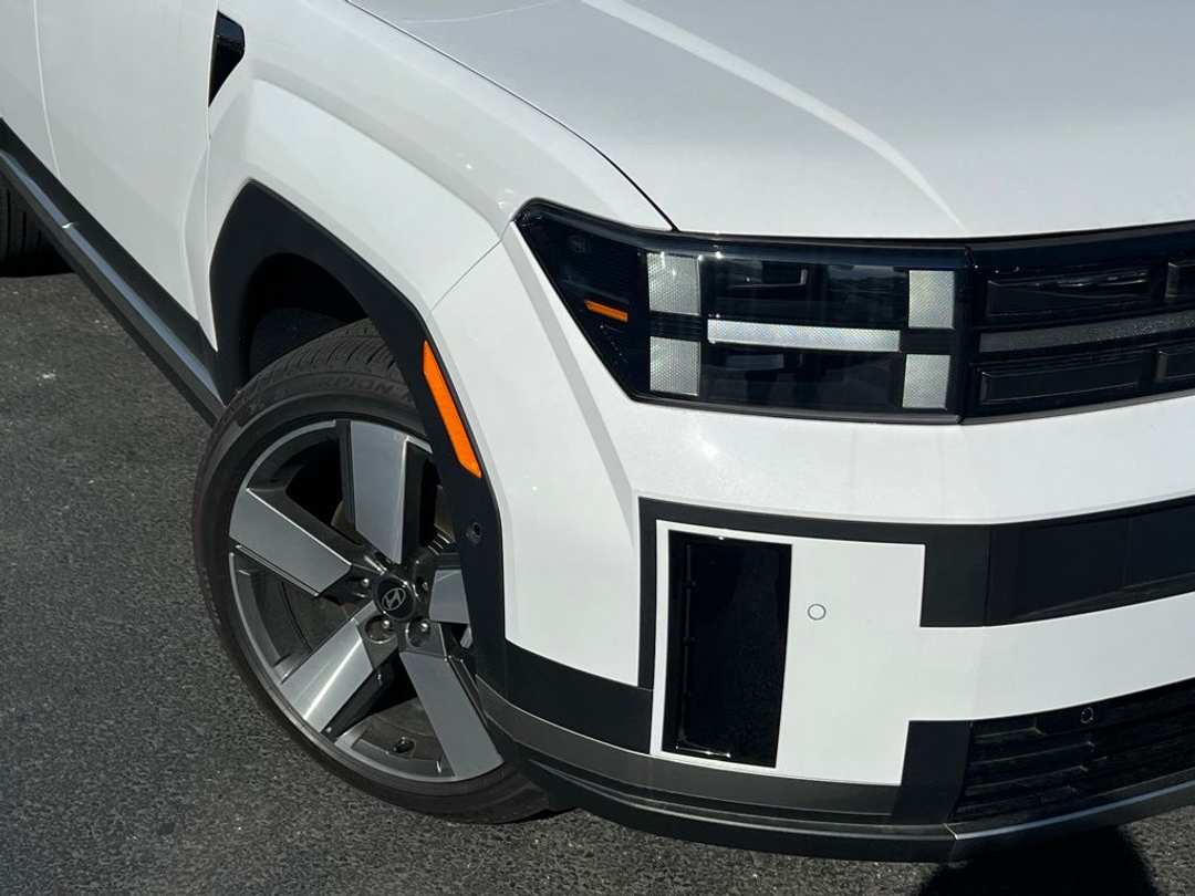 2026 Hyundai Santa Fe Limited - Image 2