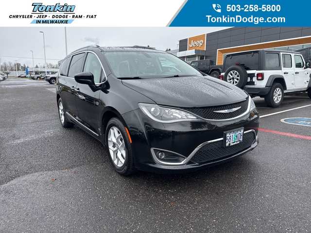 2017 Chrysler Pacifica Touring L Plus