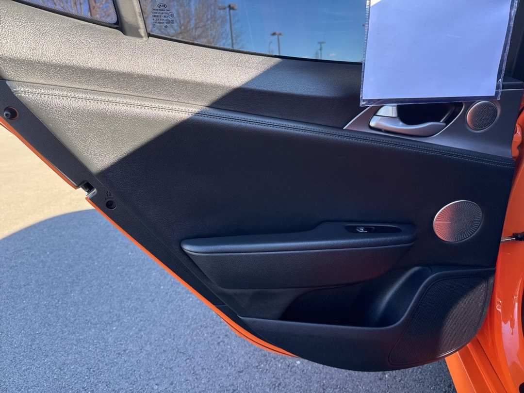 2019 Kia Stinger GTS - Image 16