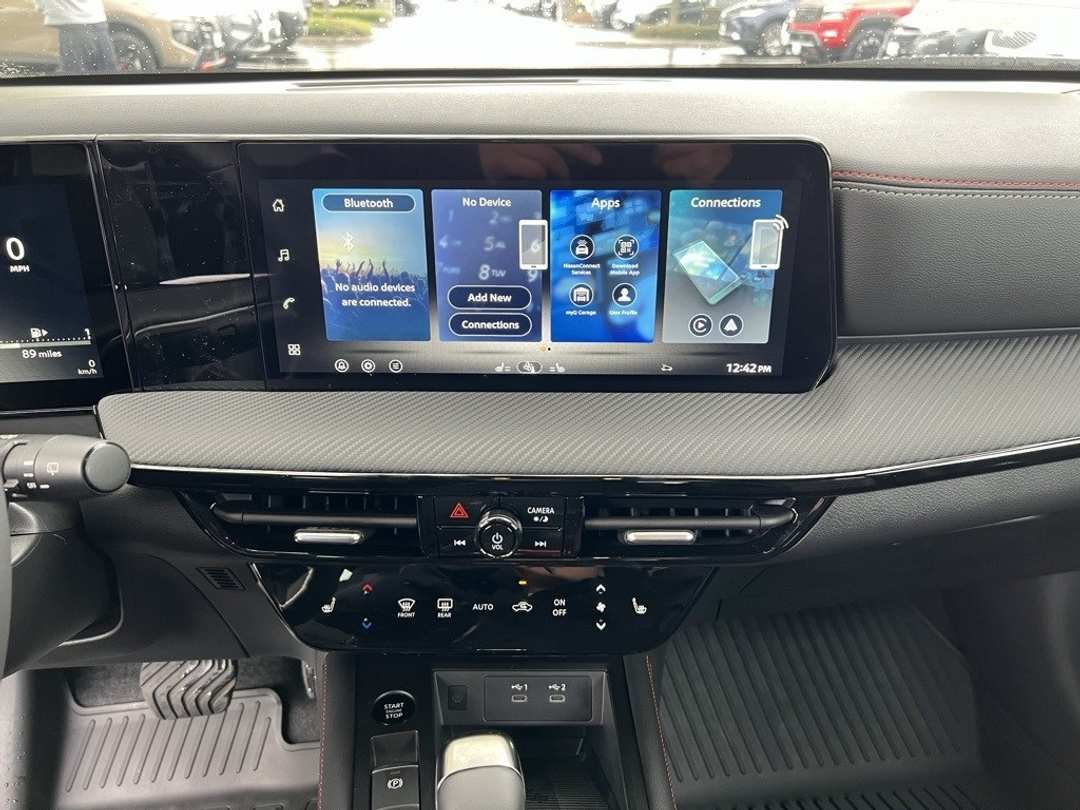 2026 Nissan Kicks SR - Image 18