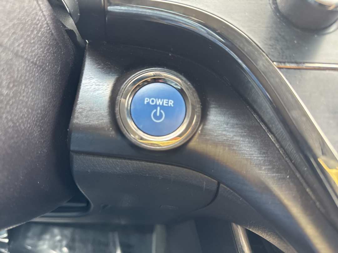 2016 Toyota Avalon - Image 25