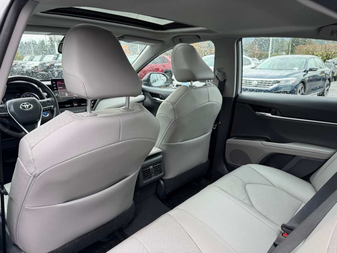 2021 Toyota Camry XLE - Image 31