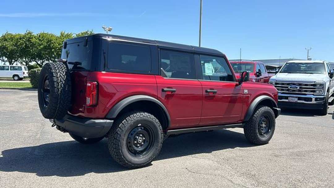 2026 Ford Bronco Big Bend - Image 3