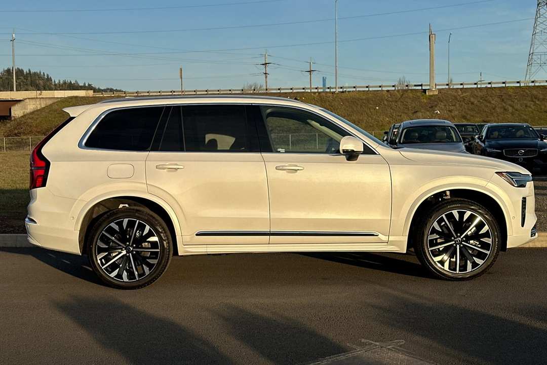 2026 Volvo Xc90 B5 Plus - Image 2