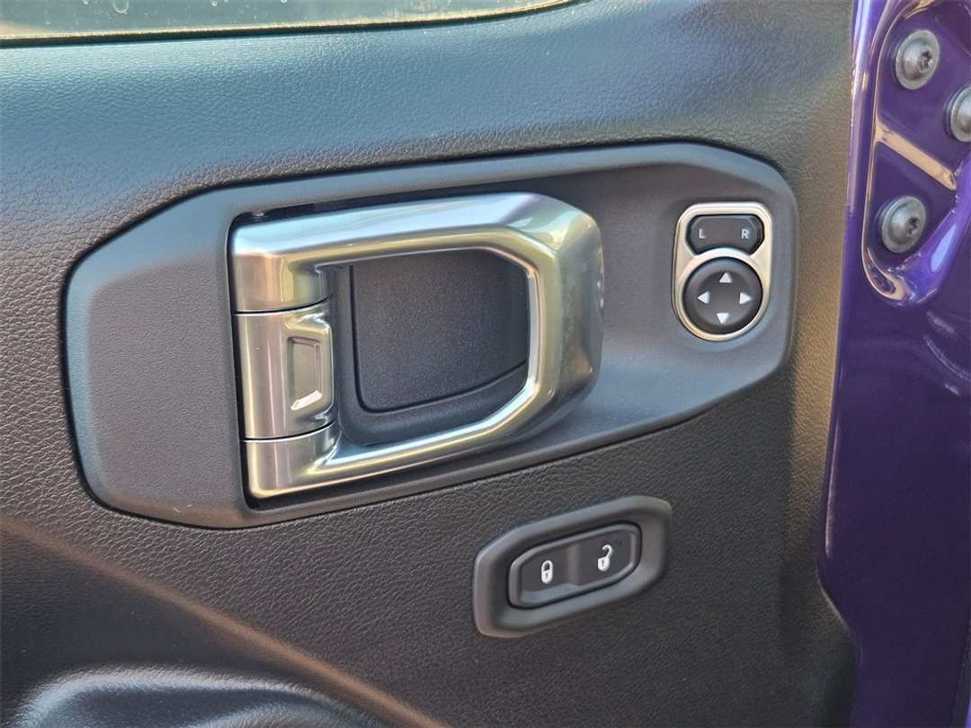 2026 Jeep Gladiator Mojave - Image 11