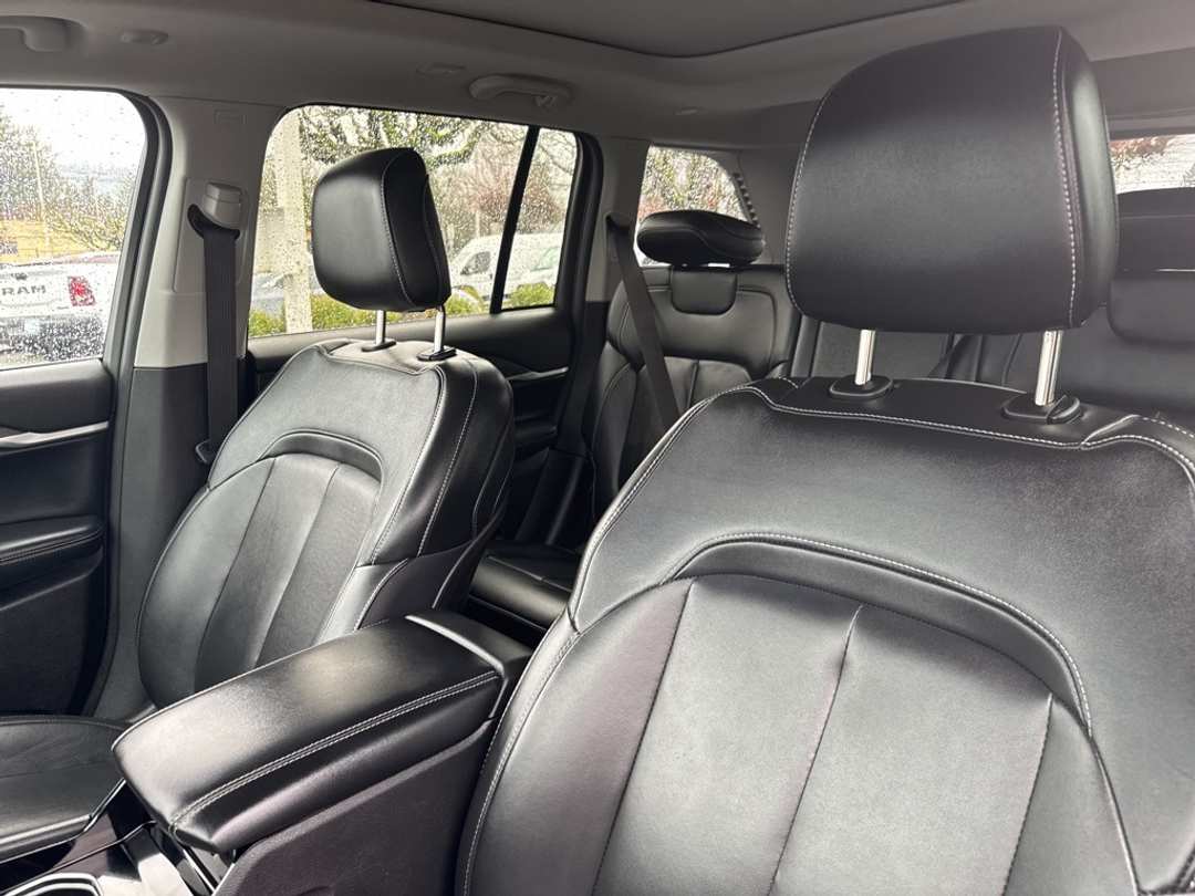 2022 Jeep Grand Cherokee Limited - Image 12