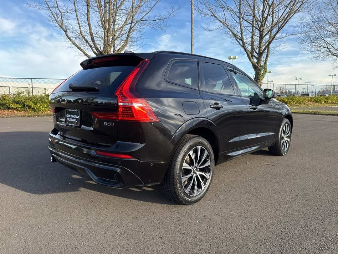 2023 Volvo Xc60 B5 Plus Dark Theme - Image 7