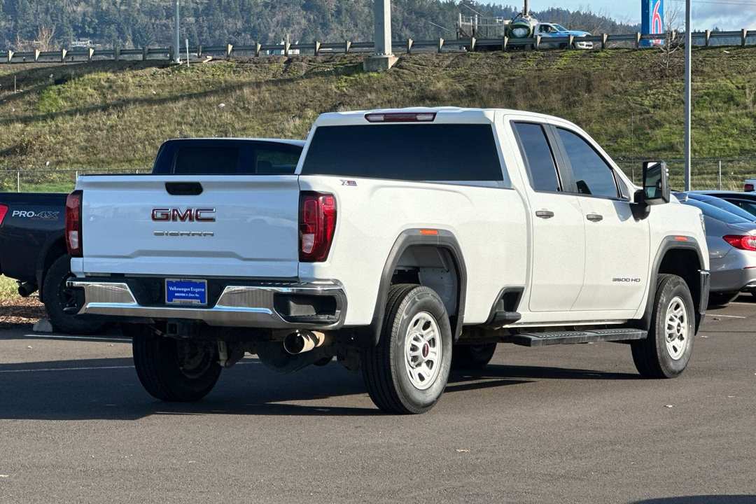 2022 GMC Sierra 3500Hd Pro - Image 3