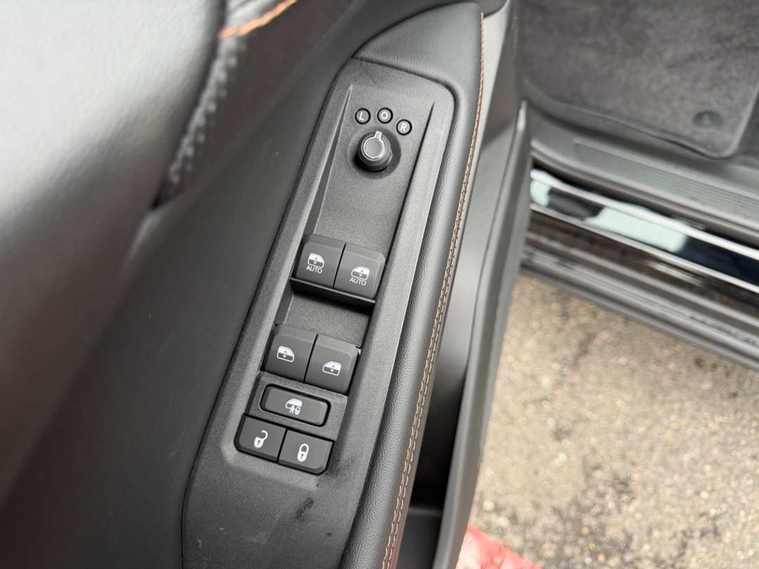 2026 Jeep Cherokee Laredo - Image 13