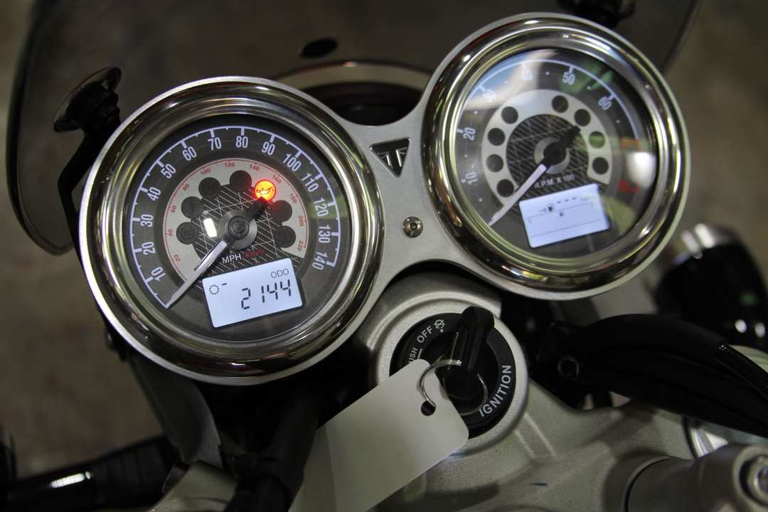 2023 Triumph Speed Twin 1200 - Image 11