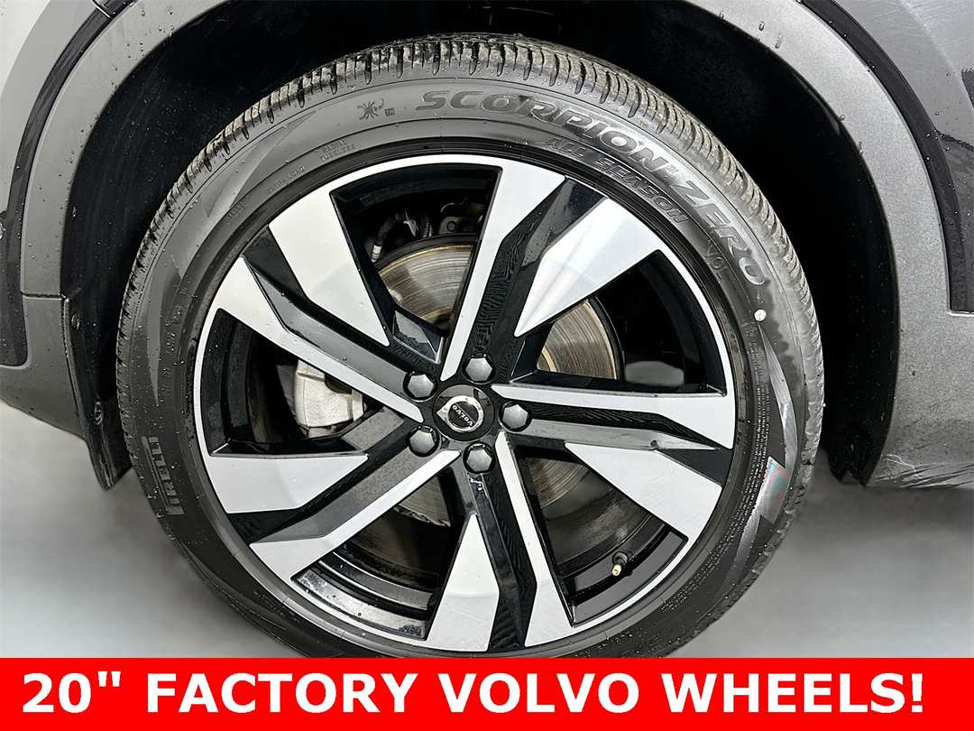 2025 Volvo Xc40 B5 Plus Dark Theme - Image 9