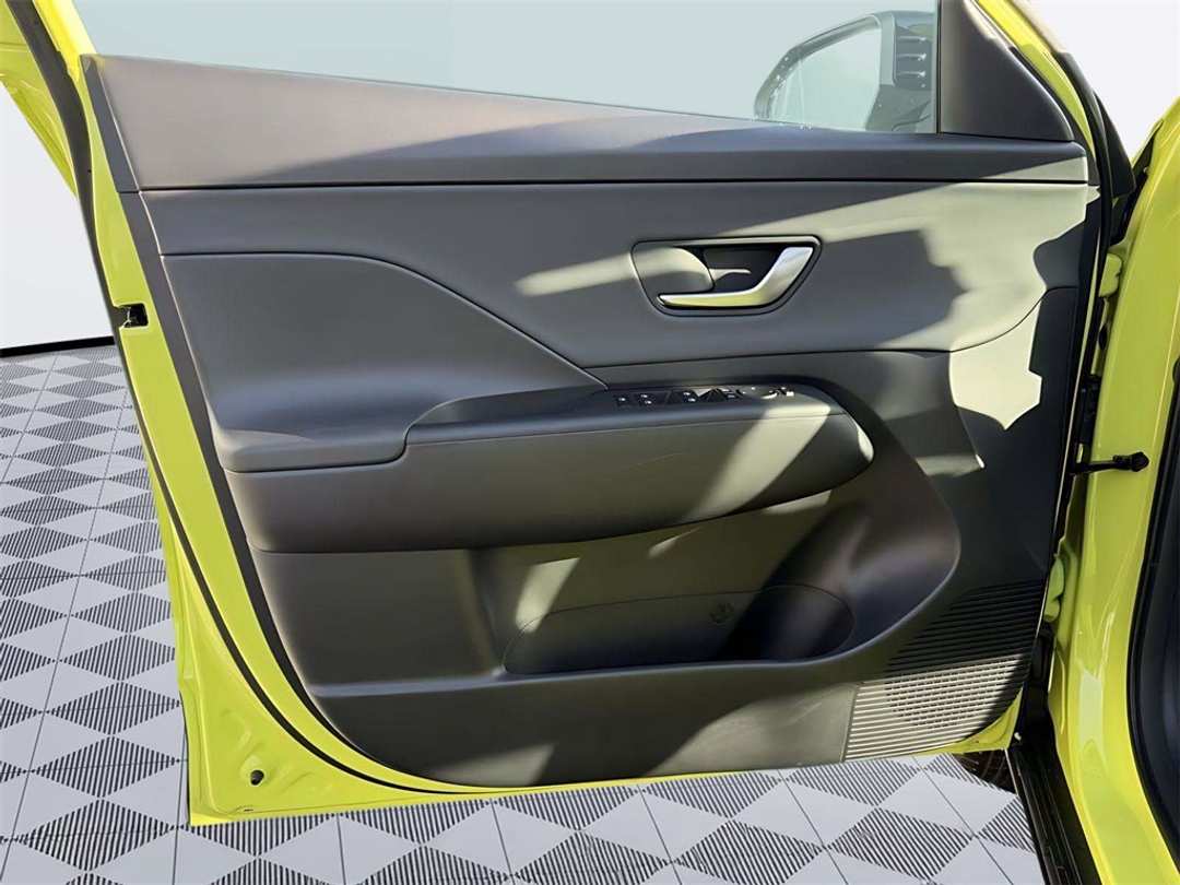 2026 Hyundai Kona SEL Premium - Image 11