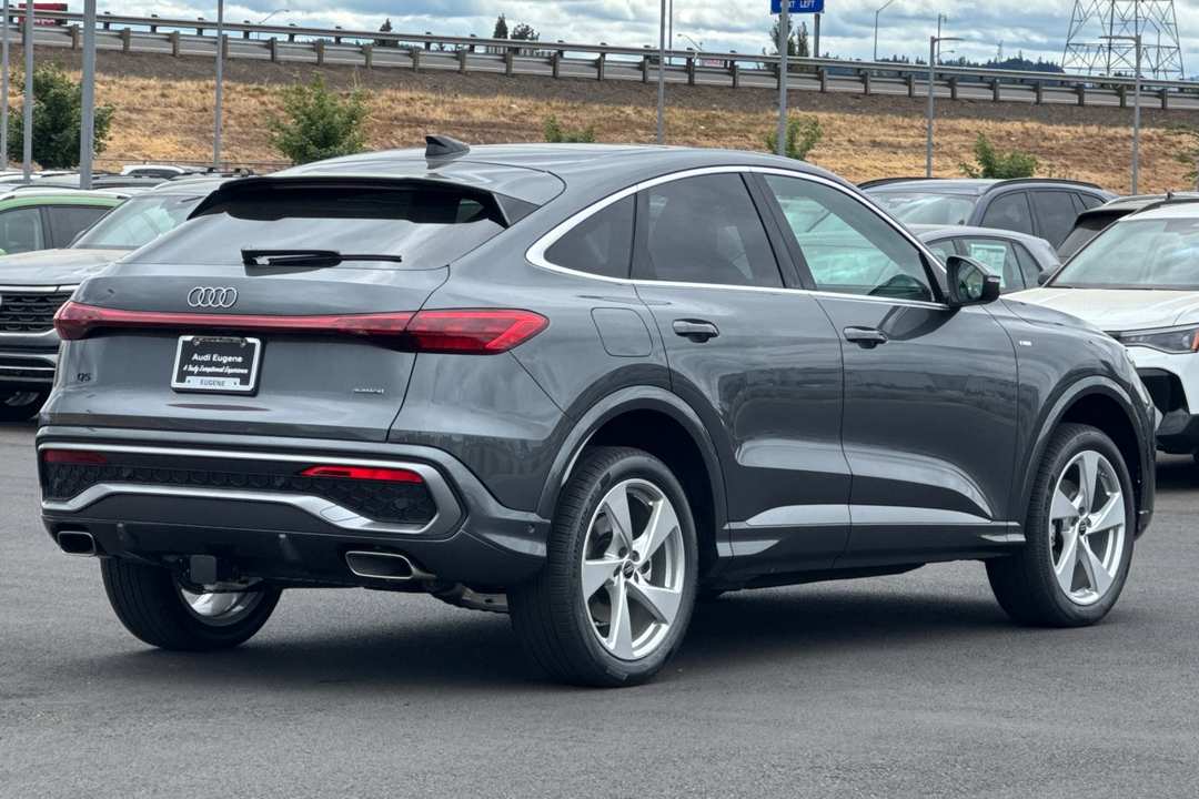 2025 Audi Q5 2.0T Premium Plus - Image 3