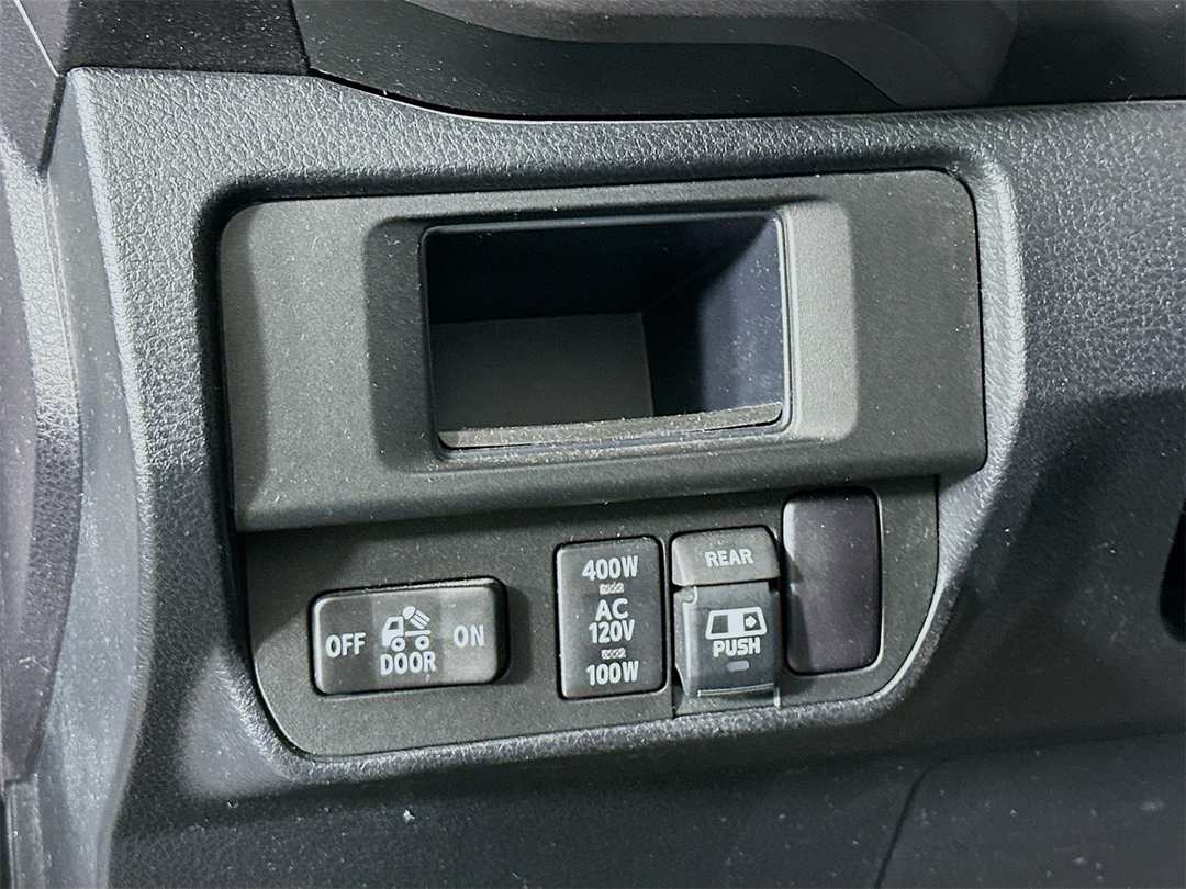 2017 Toyota Tacoma TRD OffRoad - Image 10