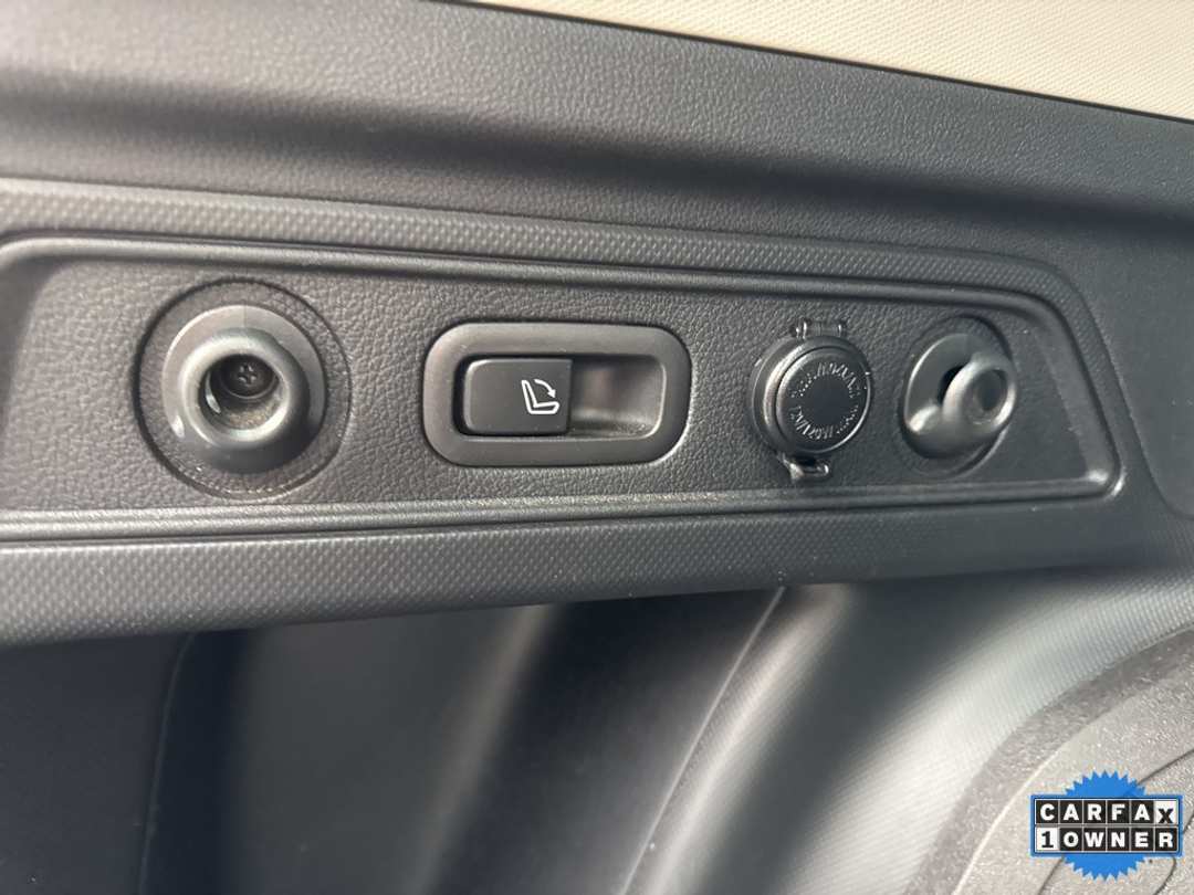 2023 Subaru Forester Limited - Image 16