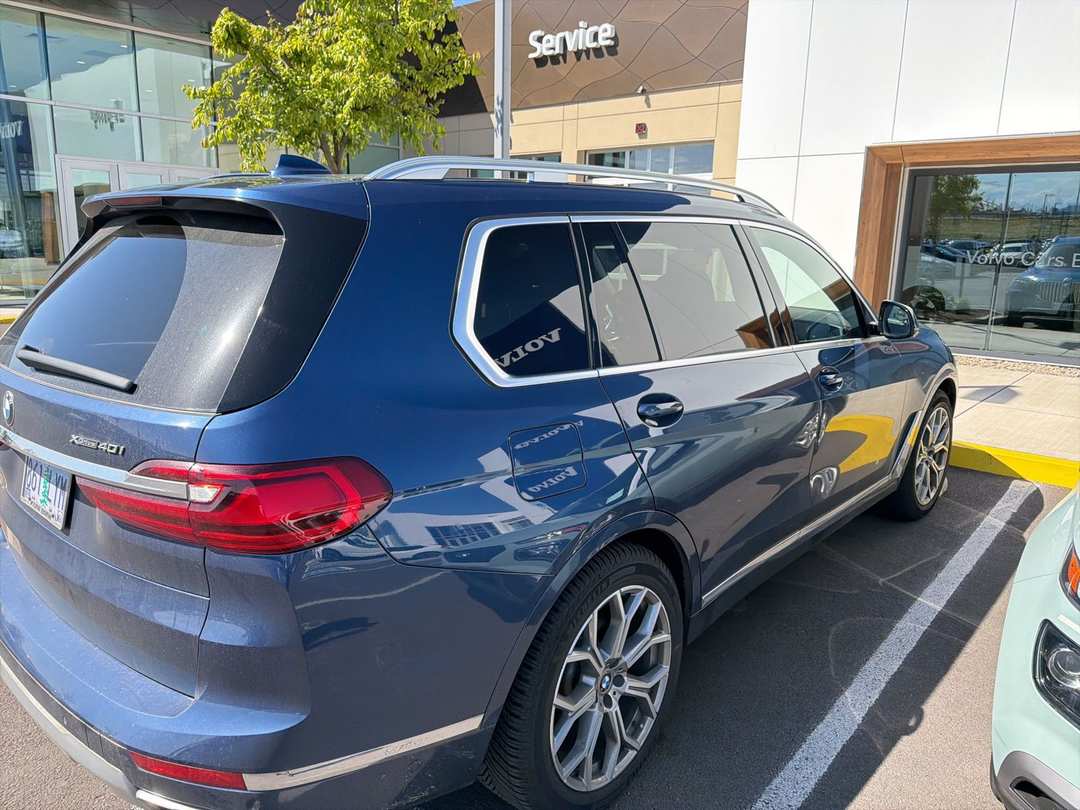 2020 BMW X7 xDrive40i - Image 3