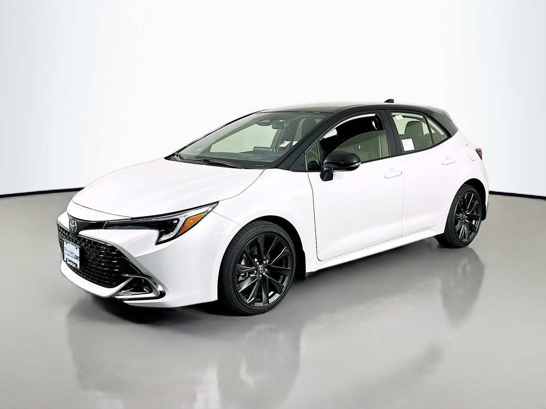 2026 Toyota Corolla XSE - Image 3