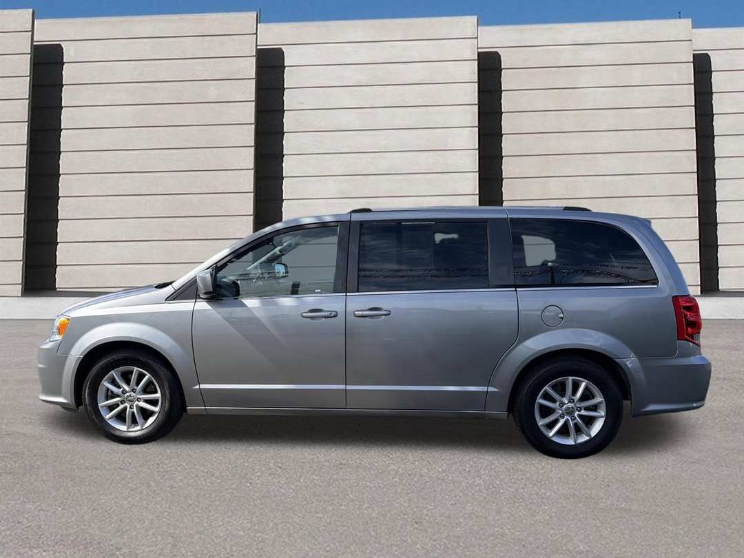 2019 Dodge Grand Caravan SXT - Image 2