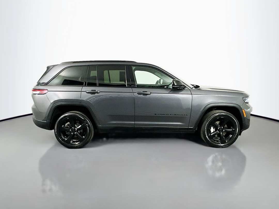 2024 Jeep Grand Cherokee Limited - Image 9