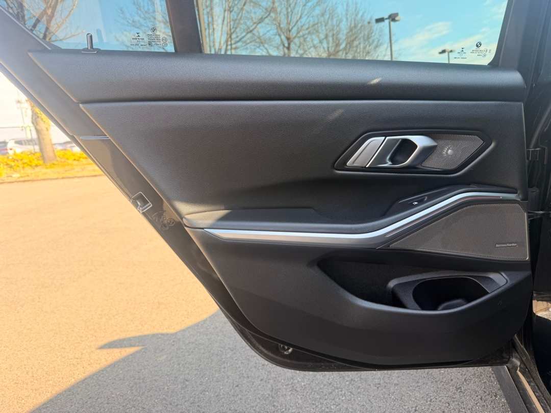 2023 BMW 3 Series 330e xDrive - Image 17