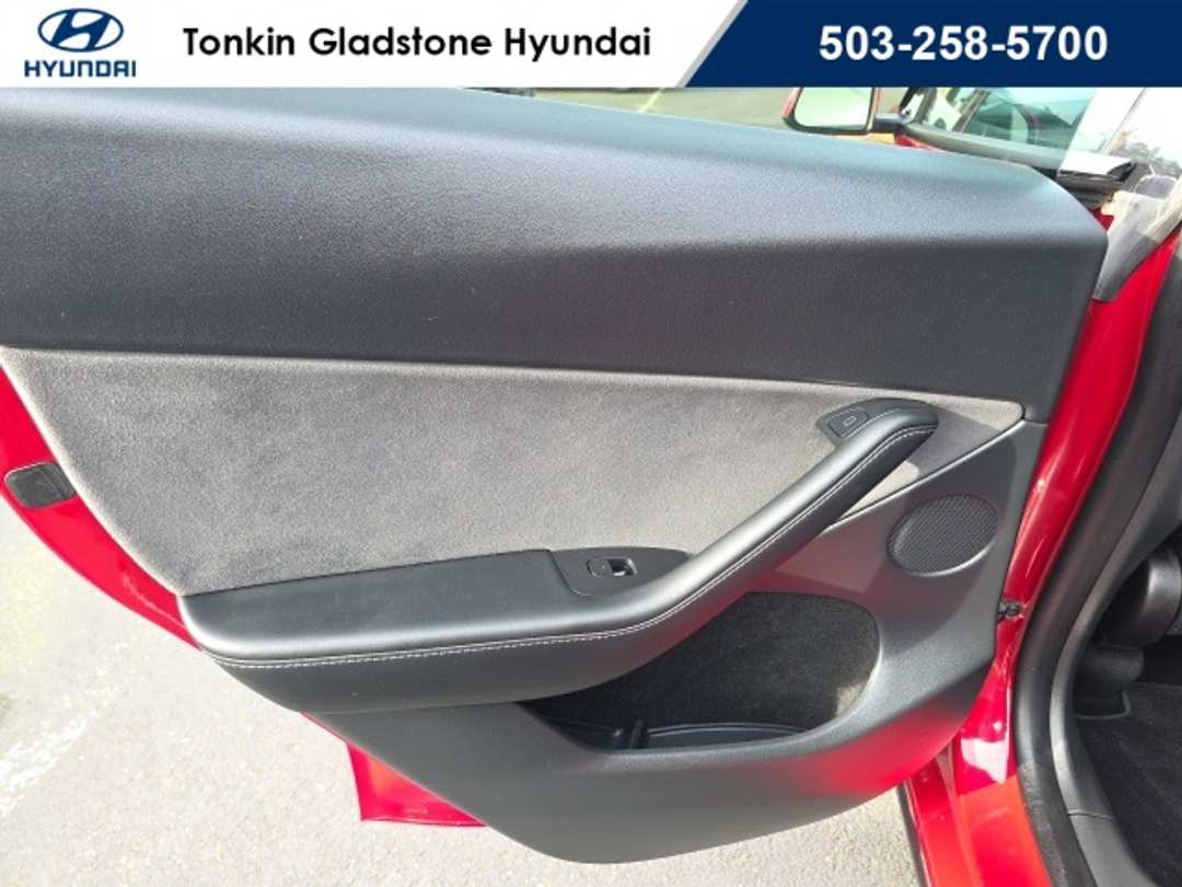 2022 Tesla Model Y Long Range - Image 23