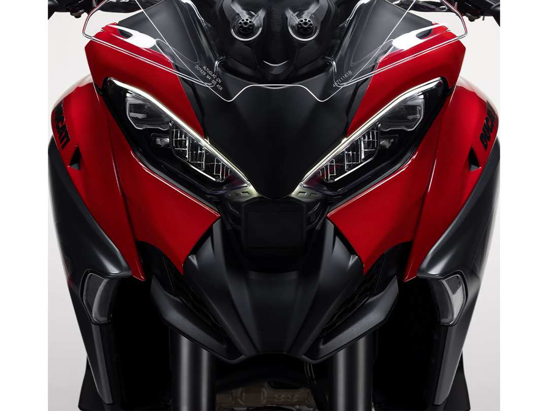 2025 Ducati Multistrada V4 S Travel & Radar - Image 17
