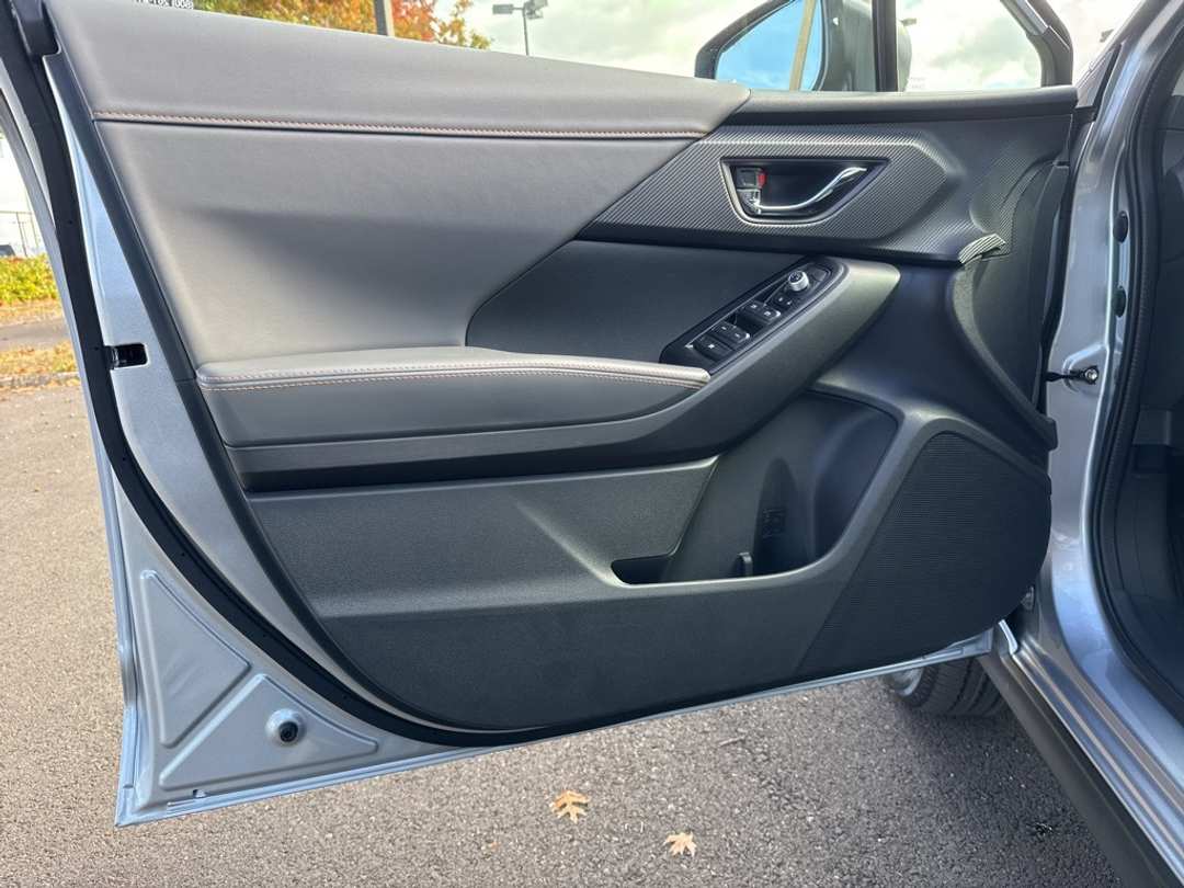 2025 Subaru Crosstrek Limited - Image 12