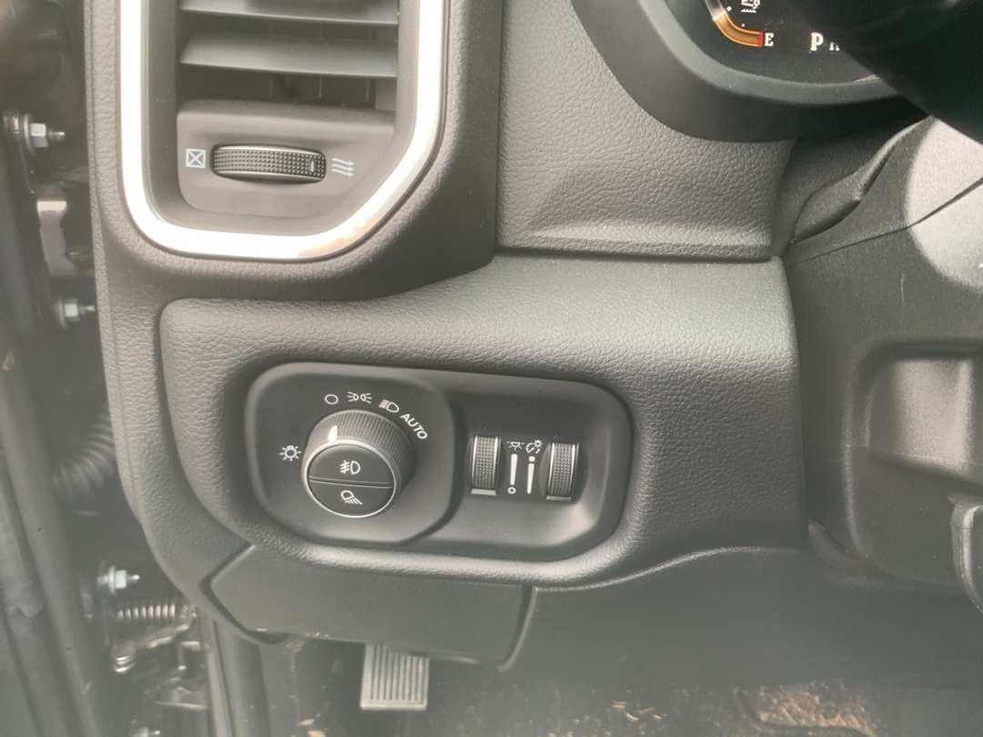 2025 Ram 3500 Laramie - Image 16