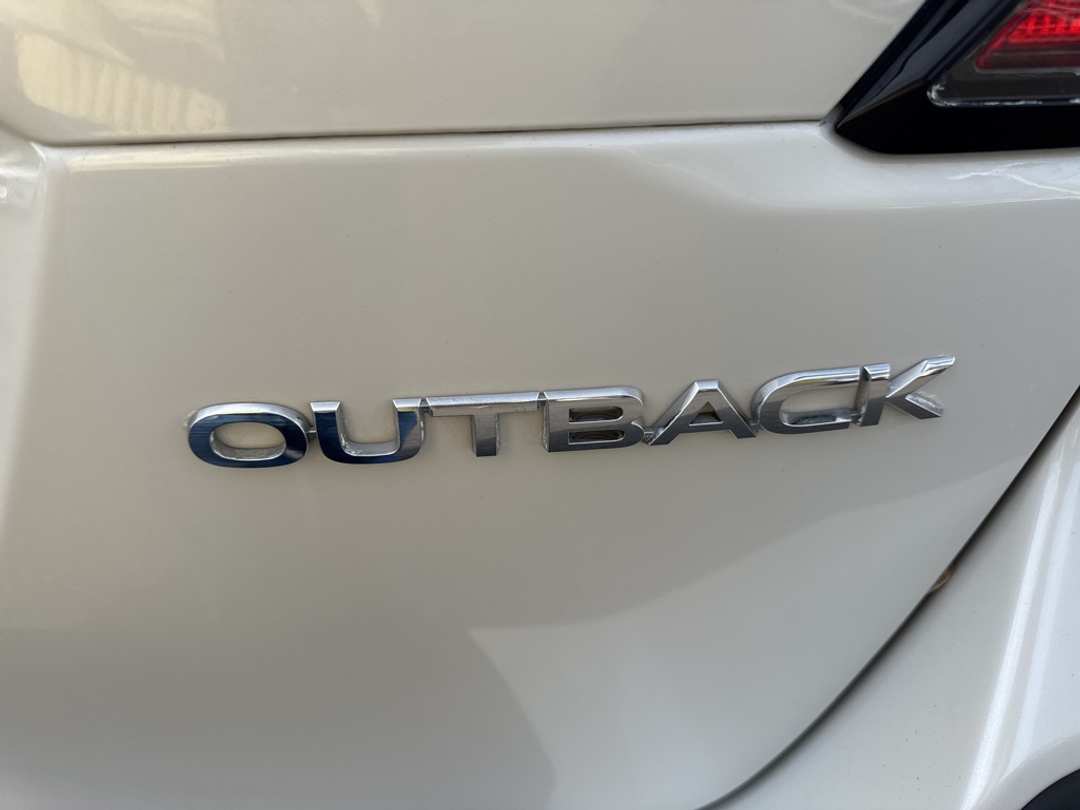 2020 Subaru Outback Premium - Image 11