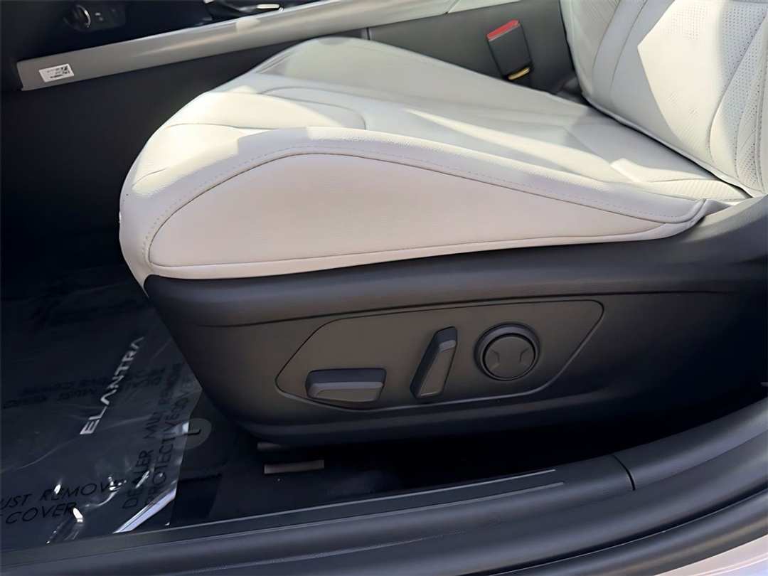2026 Hyundai Elantra Limited - Image 13