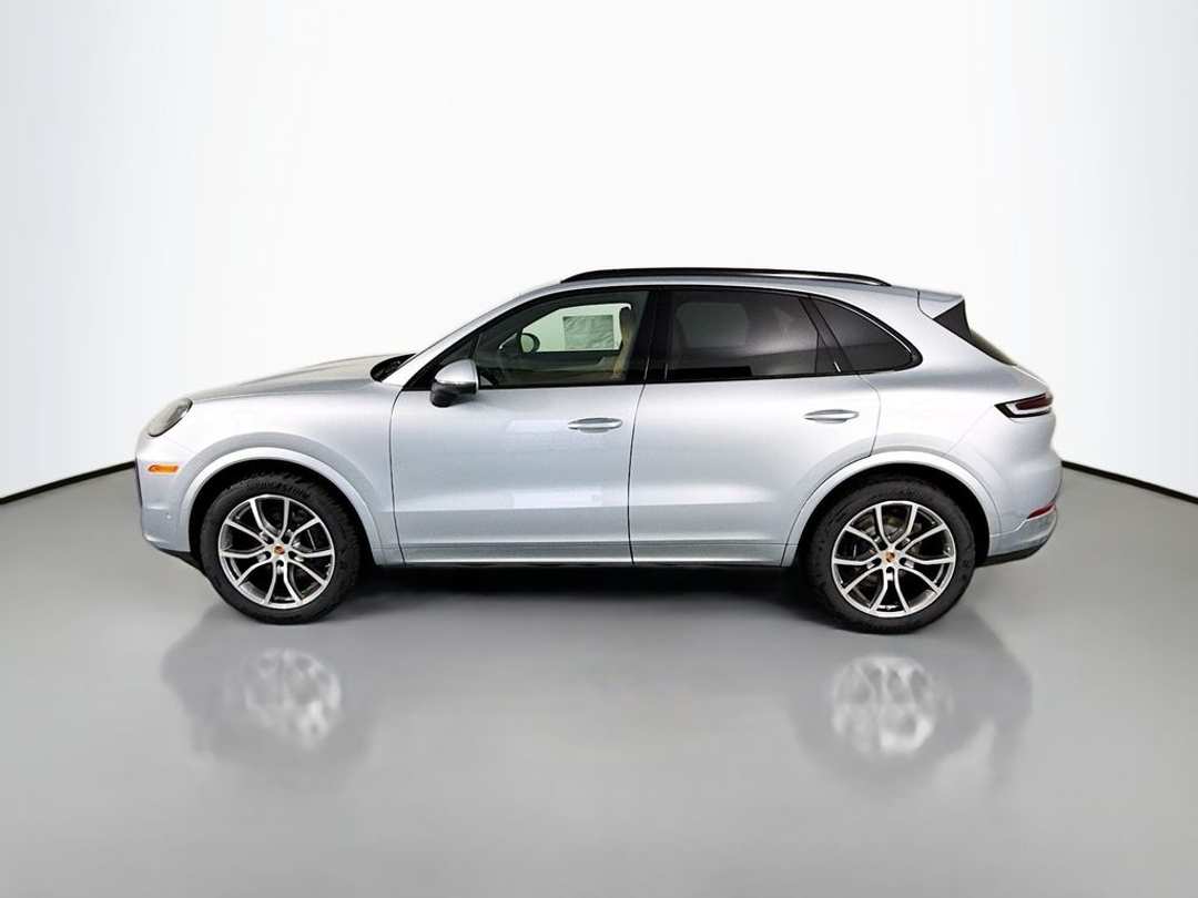 2026 Porsche Cayenne - Image 2