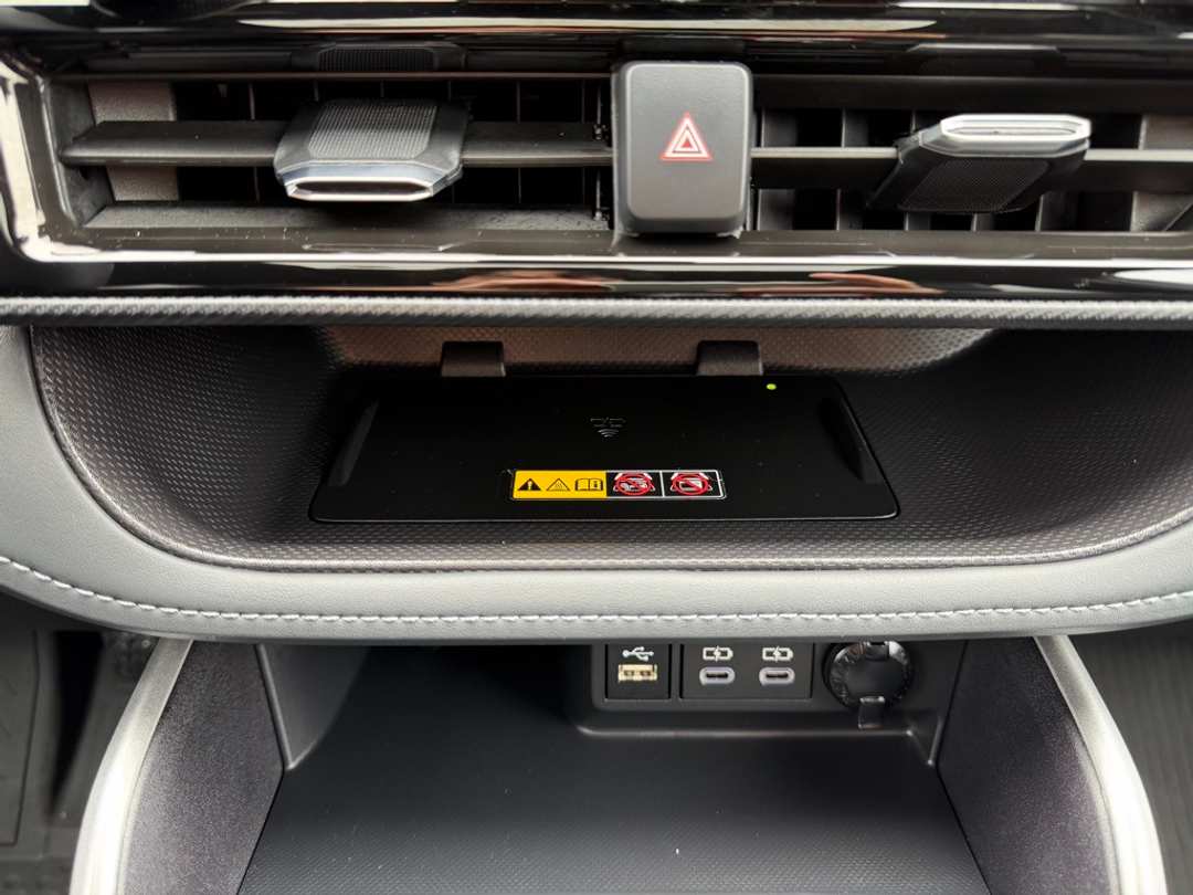 2025 Toyota Highlander XSE - Image 23