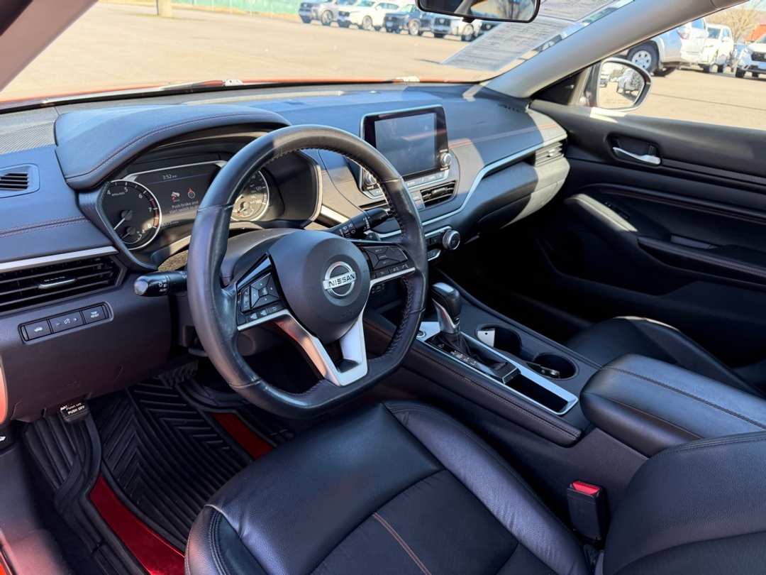 2021 Nissan Altima 2.5 SR - Image 16