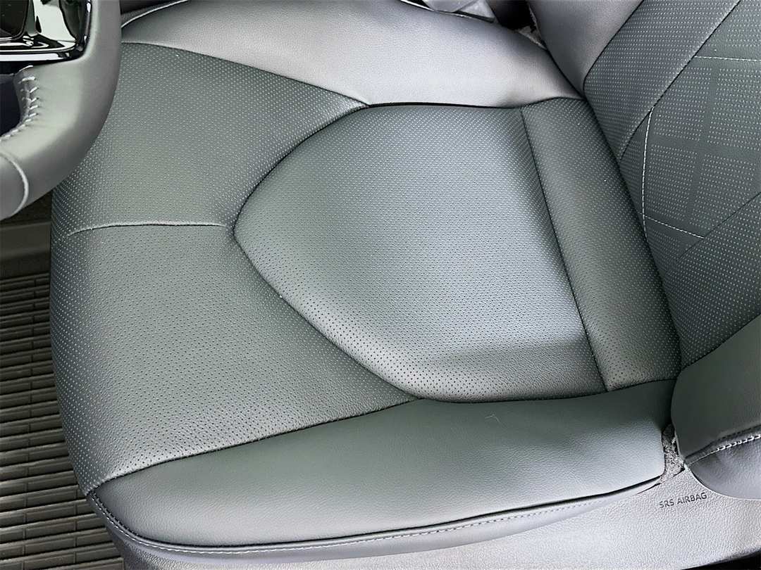 2026 Toyota Highlander Platinum - Image 20