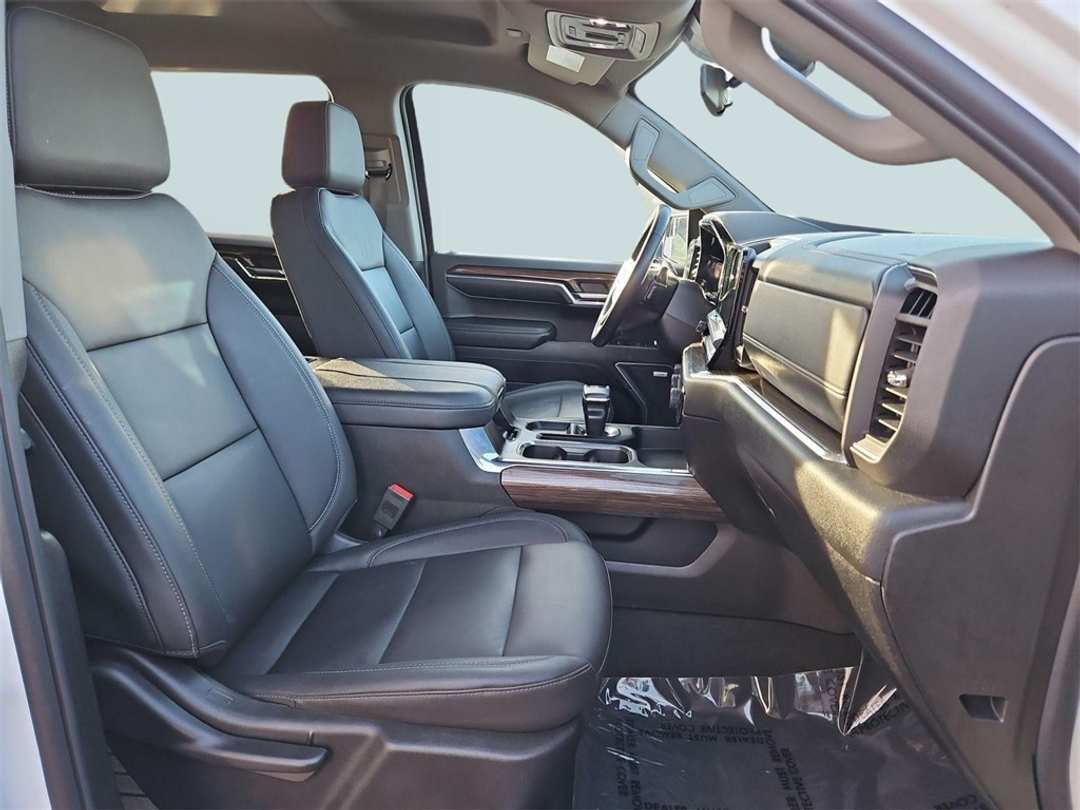 2024 Chevrolet Silverado 1500 RST - Image 27