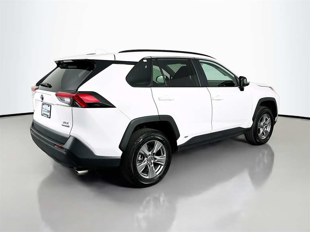 2024 Toyota Rav4 XLE - Image 7