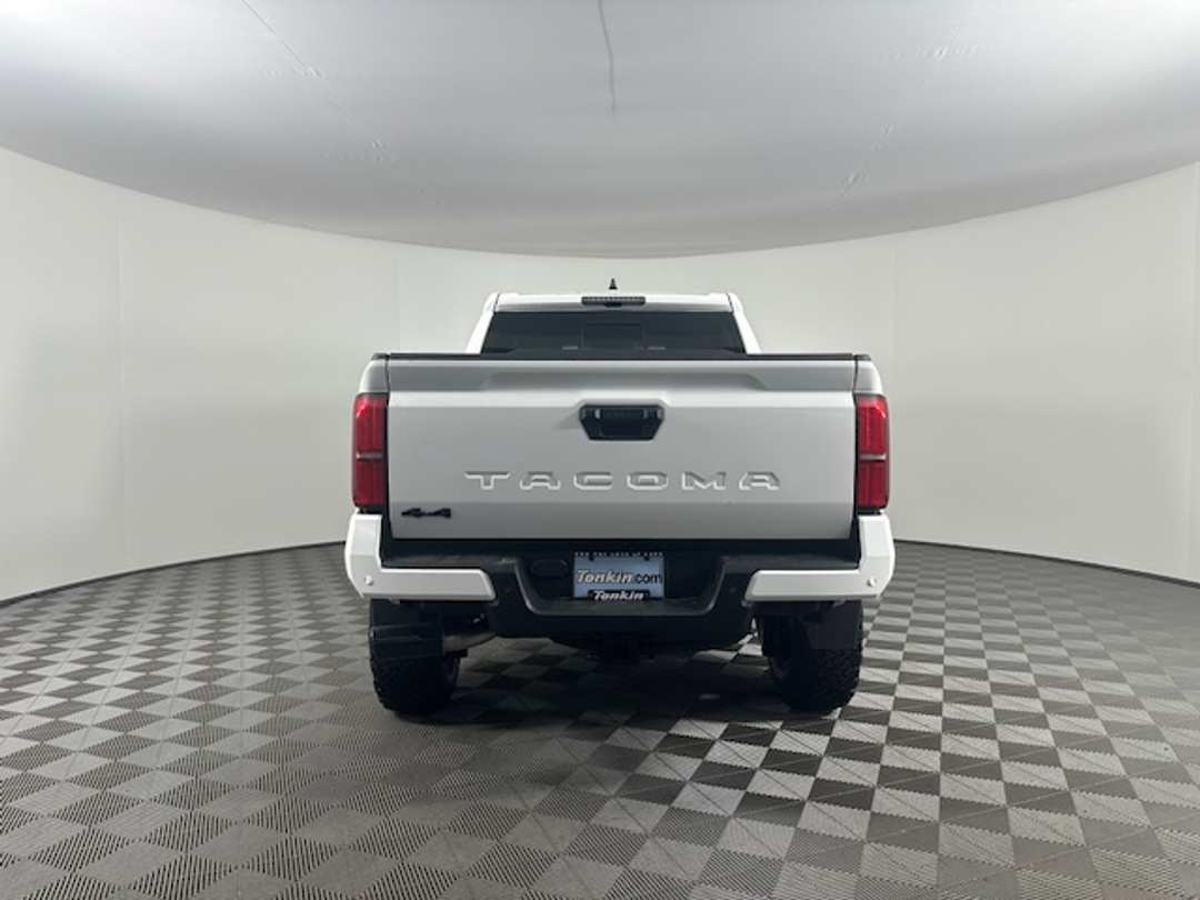 Toyota Tacoma - Image 3