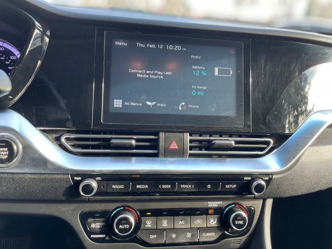 2020 Kia Niro LXS - Image 16