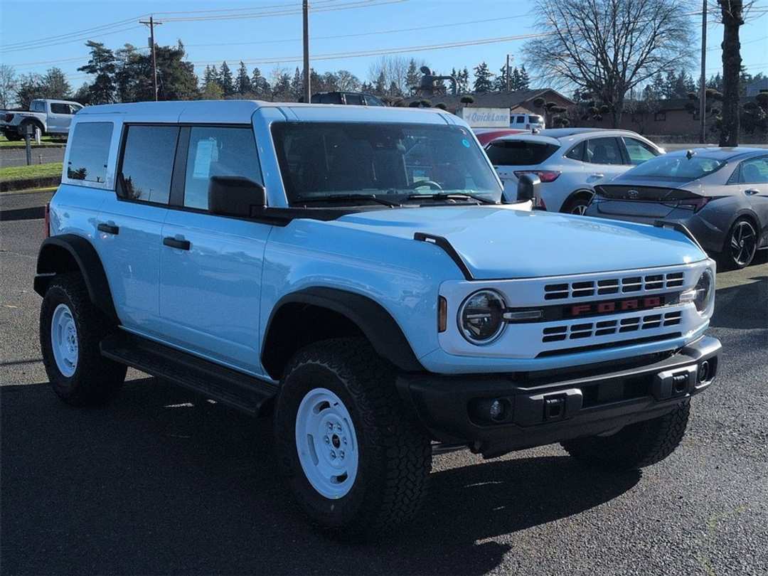 2025 Ford Bronco Heritage Edition - Image 7