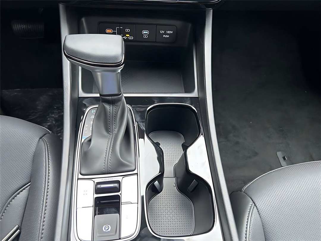 2026 Hyundai Santa Cruz SEL - Image 18